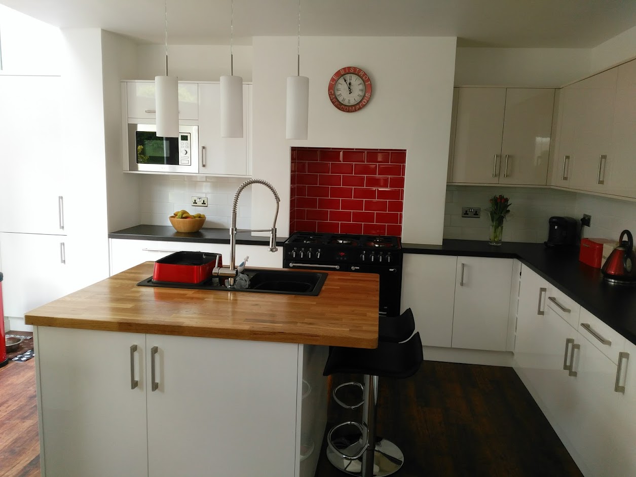 IMG_20170429_115506.jpg kitchen paignton 3